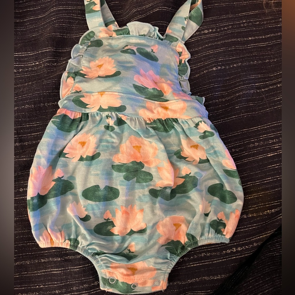 NWT Angel Dear Bamboo Cross Back Infant Bubble